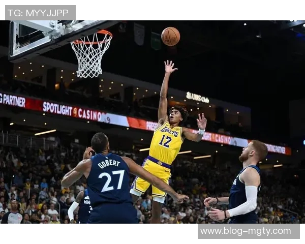 奥特谈三分犯规争议裁判称布克触碰詹姆斯手腕我未能清晰观察到