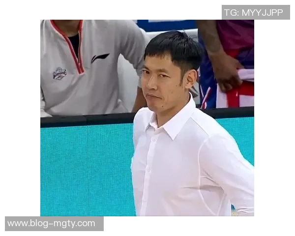 张庆鹏点评球队防守表现称第一节失30分无犯规显示防守软弱需加强