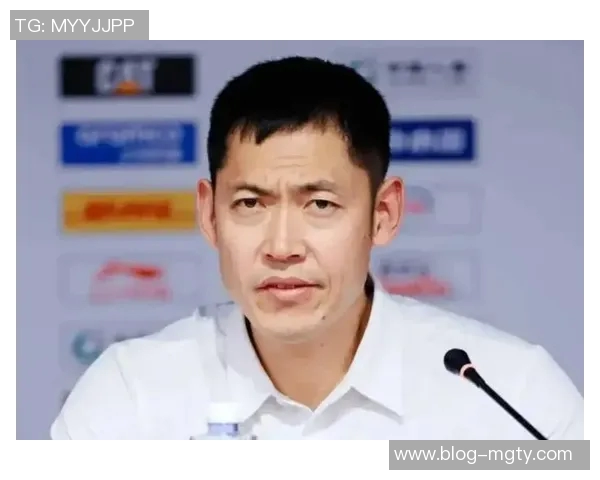 张庆鹏点评球队防守表现称第一节失30分无犯规显示防守软弱需加强